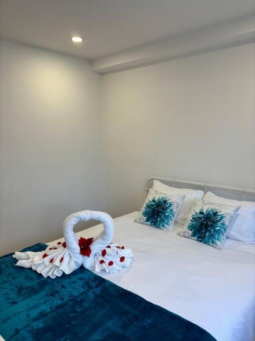 Cozy Spacious Work Friendly Lotus With Garden View High Speed Free Wi Fi And Parking Adjacent To Downtown Монреаль Екстер'єр фото